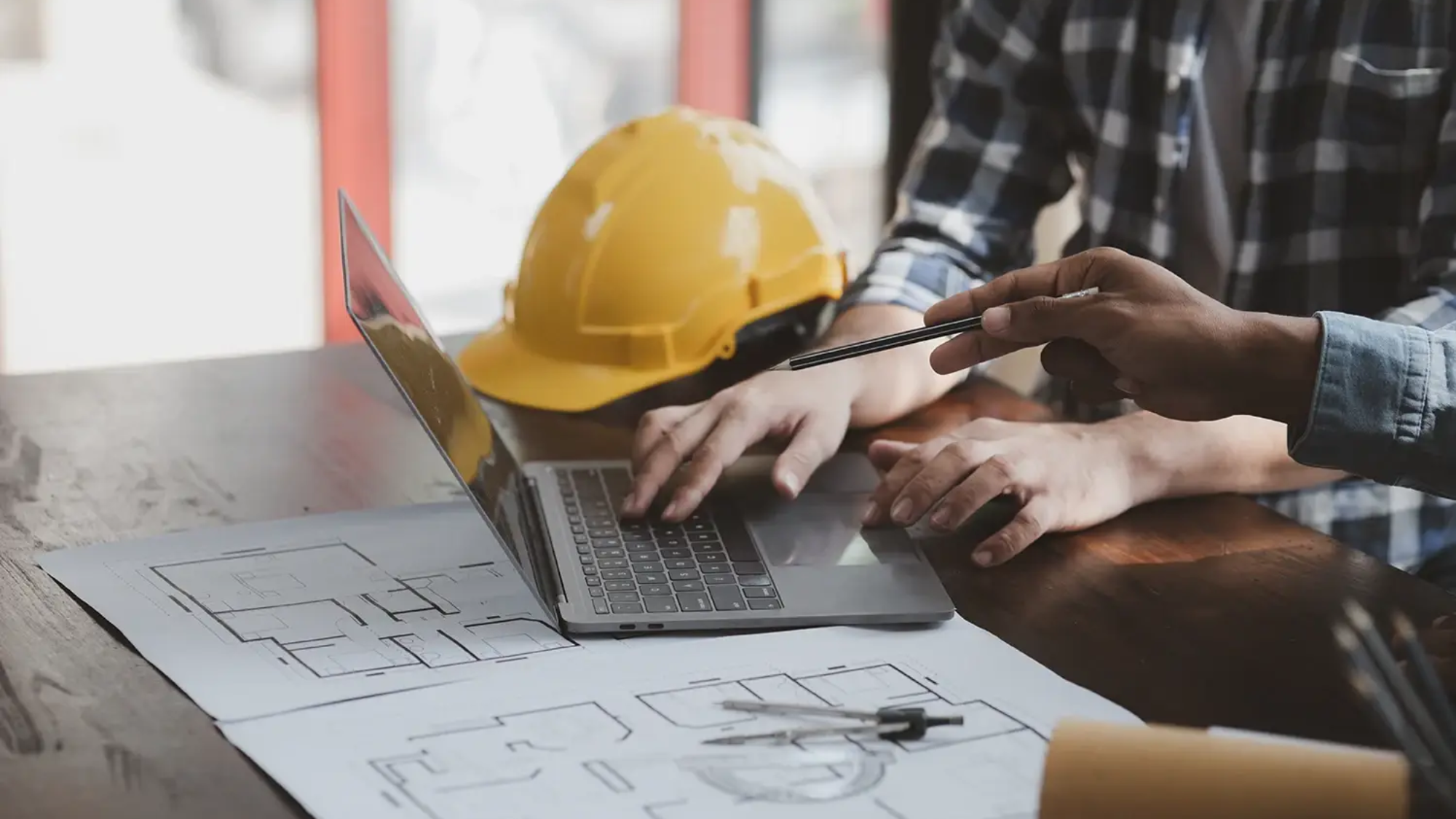 SEO strategies for a construction company with a digital marketing plan and tools.